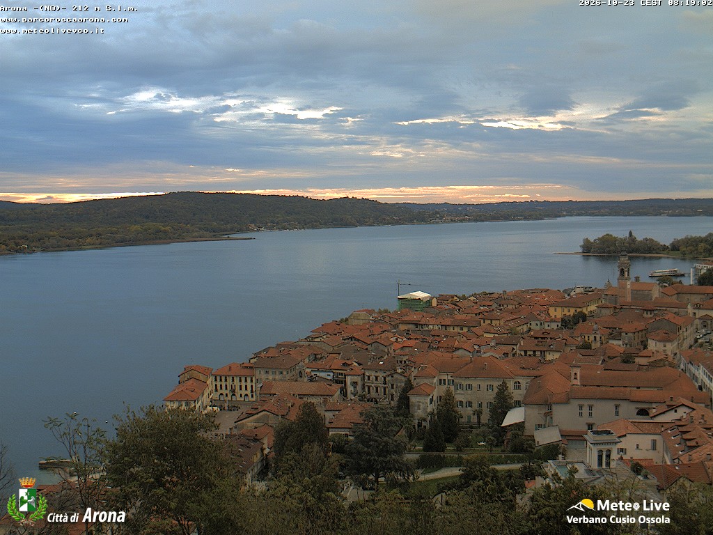 This webcam overlooks the Italian town of Arona in the foreground and Lake Maggiore in the background