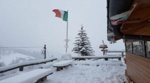 Scopri di più sull'articolo Aggiornamenti maltempo, neve forte su Alpi nelle prossime ore. Video tormenta Rifugio