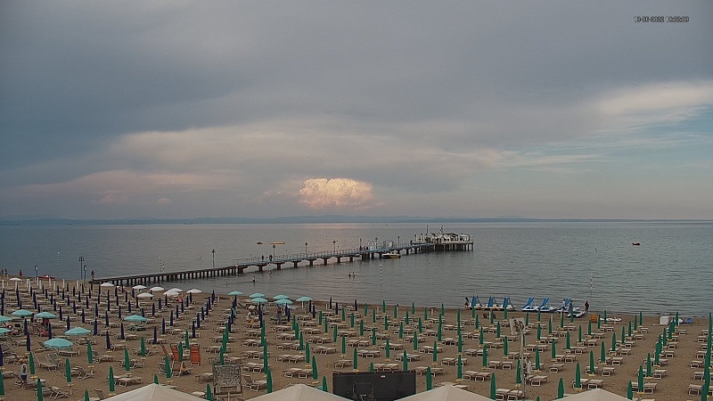 Scopri di più sull'articolo METEO, ondata di caldo oltre 32°C, Lago Maggiore si prosciuga scende sotto livello di magra.